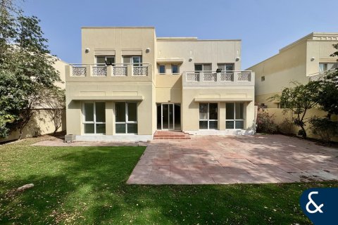 Vila di Meadows, Dubai, UEA 5 kamar tidur, 353 m2 nomor 688781