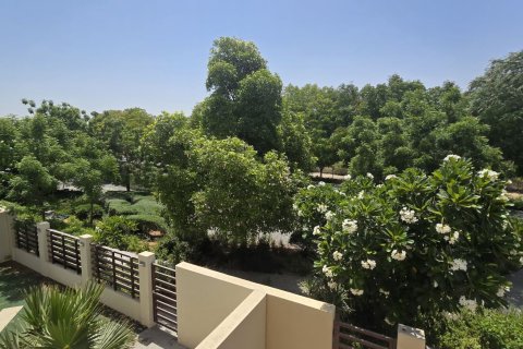 Városi lakóépület itt: Ras Al Khaimah, EAE, 3 hálószoba, 302 m², azonosító: 734816 - fénykép 1