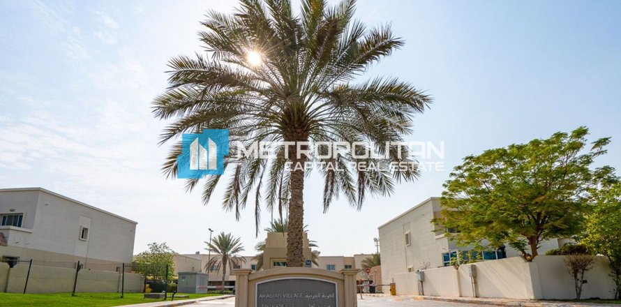 Townhouse in Al Reef, Abu Dhabi, UAE 2 bedrooms, 117.2 sq.m. № 694967