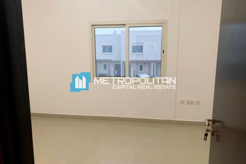 Townhouse in Al Reef, Abu Dhabi, UAE 2 bedrooms, 117.2 sq.m. № 694967 - photo 7