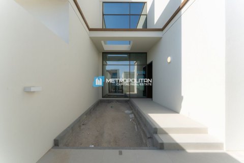 Townhouse in Abu Dhabi, UAE 3 bedrooms, 319.9 sq.m. № 690513 - photo 20