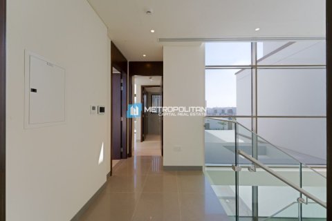 Townhouse in Abu Dhabi, UAE 3 bedrooms, 319.9 sq.m. № 690513 - photo 12