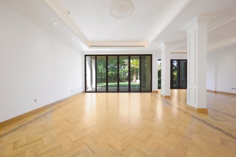 Villa sa Emirates Hills, Dubai, UAE 6 silid-tulugan, 2123.86 sq.m. № 750993 - larawan 12