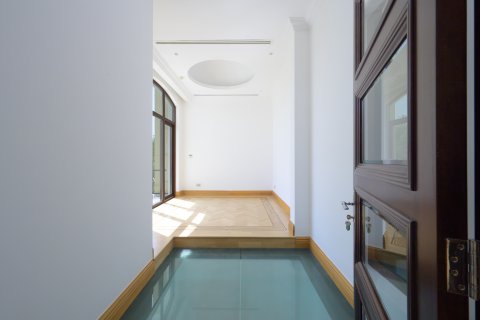 Villa sa Emirates Hills, Dubai, UAE 6 silid-tulugan, 2123.86 sq.m. № 750993 - larawan 10