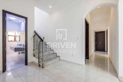 Villa in Nadd Al Sheba, Dubai, UAE 6 bedrooms, 1468.05 sq.m. № 745944 - photo 4