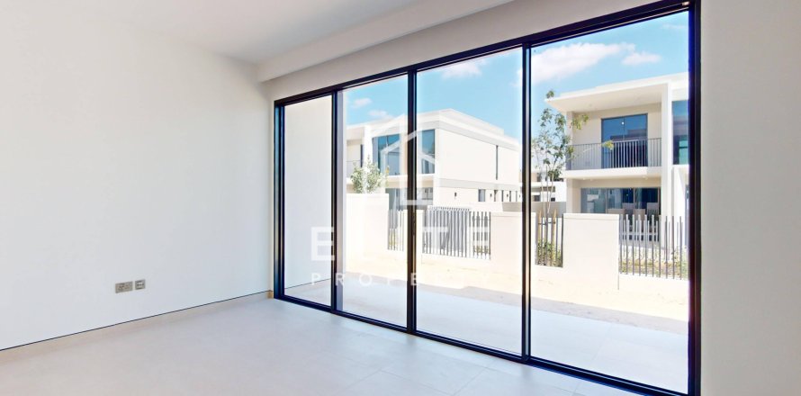 Vila v Tilal Al Ghaf, Dubai, SAE 4 spálne, 373 m2 č. 736564