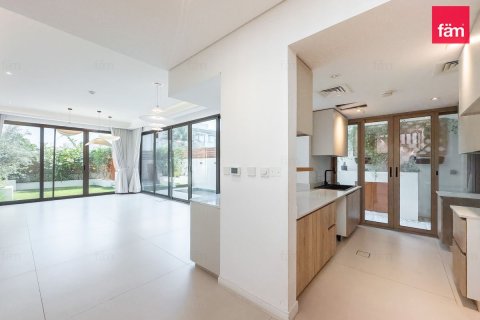 Вилла Al Furjan, Дубай, БАӘ-да 4 жатын бөлмелер, 239.5 м² № 633739 - фото 6