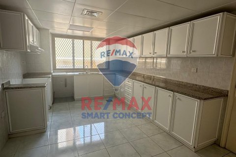 Vila di Al Khalidiya, Abu Dhabi, UEA 5 kamar tidur, 342 m2 nomor 515866 - foto 3