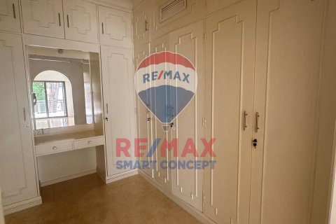 Vila di Al Khalidiya, Abu Dhabi, UEA 5 kamar tidur, 342 m2 nomor 515866 - foto 9