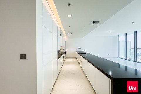 Appartement te huur in Dubai, VAE 3 slaapkamers, 181 vr.m., nr 735353 - foto 2