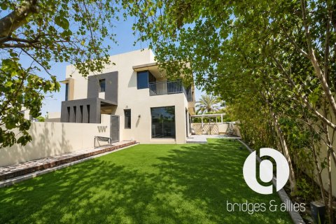 Villa in Dubai Hills Estate, UAE 5 bedrooms, 332 sq.m. № 739405