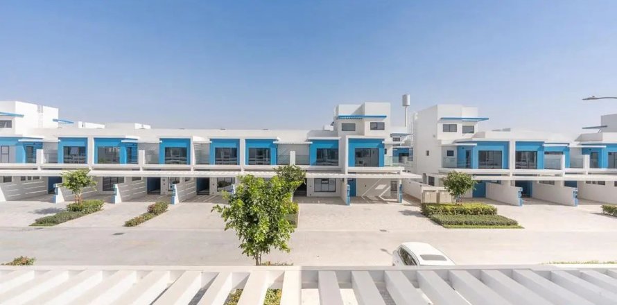 Kuća u nizu u gradu Dubai, UAE 5 spavaće sobe, 144 m2 Br. 723248