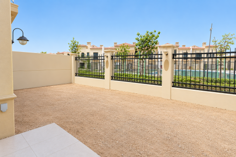 Villetta a schiera in affitto a Khalifa City, Abu Dhabi, EAU 3 camere da letto, 236.5 mq. № 764398 - foto 2