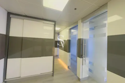 Office in Jumeirah Lake Towers, Dubai, UAE 107 sq.m. № 720255 - photo 8