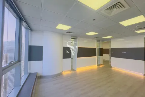 Office in Jumeirah Lake Towers, Dubai, UAE 107 sq.m. № 720255 - photo 9