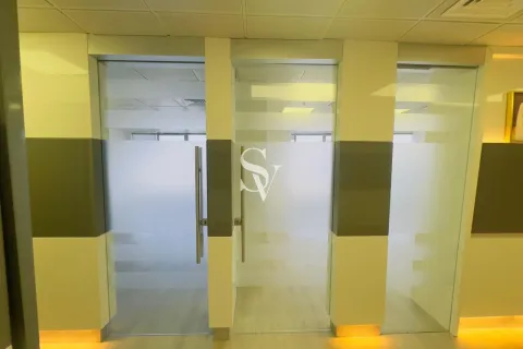 Office in Jumeirah Lake Towers, Dubai, UAE 107 sq.m. № 720255 - photo 17