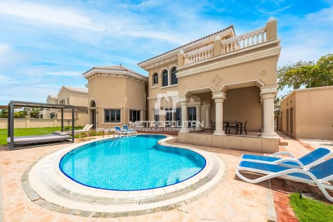 Vilă de închiriat în Palm Jumeirah, Dubai, EAU 7 dormitoare, 1245 mp.  №663924 - poză 2
