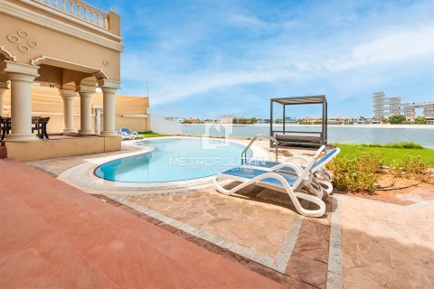 Vilă de închiriat în Palm Jumeirah, Dubai, EAU 7 dormitoare, 1245 mp.  №663924 - poză 27