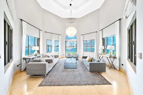 Vilă de închiriat în Palm Jumeirah, Dubai, EAU 7 dormitoare, 1245 mp.  №663924 - poză 5