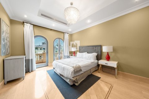 Vilă de închiriat în Palm Jumeirah, Dubai, EAU 7 dormitoare, 1245 mp.  №663924 - poză 21