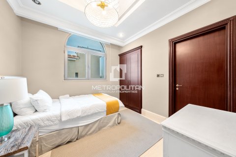 Vilă de închiriat în Palm Jumeirah, Dubai, EAU 7 dormitoare, 1245 mp.  №663924 - poză 16