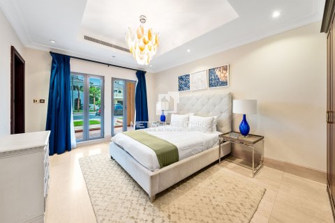 Vilă de închiriat în Palm Jumeirah, Dubai, EAU 7 dormitoare, 1245 mp.  №663924 - poză 11