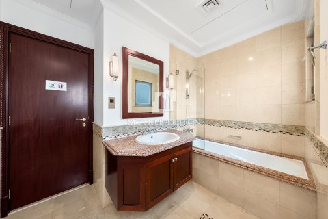 Vilă de închiriat în Palm Jumeirah, Dubai, EAU 7 dormitoare, 1245 mp.  №663924 - poză 17