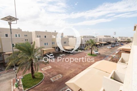 Vila di Al Reef, Abu Dhabi, UAE 3 bilik tidur, 174 meter persegi № 644657