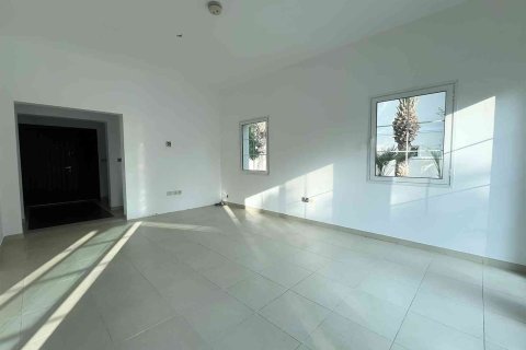 Vilë në Jumeirah Village Triangle, Dubai, Emiratet e Bashkuara Arabe 2 dhoma gjumi, 250 m2. № 734287 - Foto 2