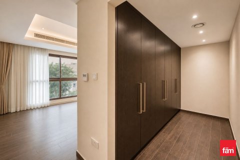 Villa in Meydan, Dubai, UAE 4 bedrooms, 307.5 sq.m. № 713570 - photo 25