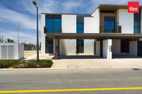 Villa zum Verkauf in Dubai, VAE 4 Schlafzimmer, 351.7 m2 Nr. 713569 - Foto 2