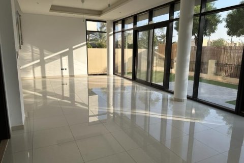 Vila di DAMAC Hills (Akoya by DAMAC), Dubai, UAE 5 bilik tidur, 450 meter persegi № 740622 - foto 15