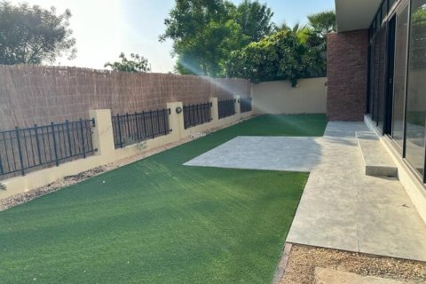 Vila di DAMAC Hills (Akoya by DAMAC), Dubai, UAE 5 bilik tidur, 450 meter persegi № 740622 - foto 8