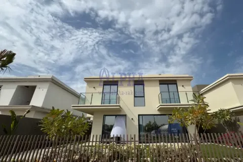 Вілла в Al Hamra Village, Рас-эль-Хайма, ОАЕ 5 спалень, 454.9м2 № 709451