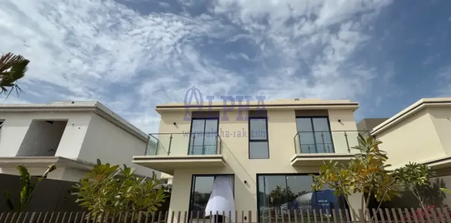 Villa em Al Hamra Village, Ras Al Khaimah, EAU 5 quartos, 454.9 m2 № 709451