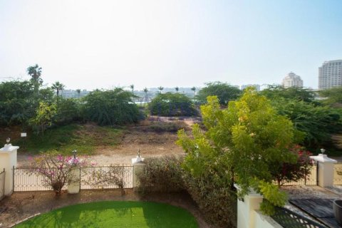 Városi lakóépület itt: Al Hamra Village, Ras Al Khaimah, EAE, 4 hálószoba, 255.5 m², azonosító: 709454 - fénykép 3