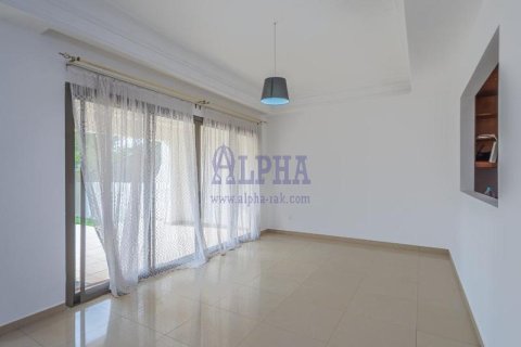 Városi lakóépület itt: Al Hamra Village, Ras Al Khaimah, EAE, 4 hálószoba, 255.5 m², azonosító: 709454 - fénykép 12