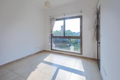 Városi lakóépület itt: Al Hamra Village, Ras Al Khaimah, EAE, 4 hálószoba, 255.5 m², azonosító: 709454 - fénykép 13