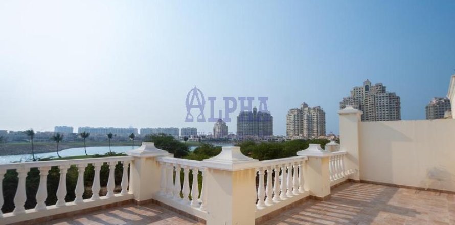 Városi lakóépület itt: Al Hamra Village, Ras Al Khaimah, EAE, 4 hálószoba, 255.5 m², azonosító: 709454