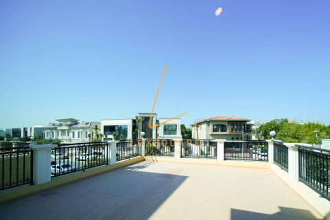 Vila v Jumeirah Park, Dubai, SAE 4 spálne, 611 m2 č. 763888 - Fotografia 30