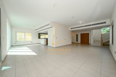 Vila v Jumeirah Park, Dubai, SAE 4 spálne, 611 m2 č. 763888 - Fotografia 9