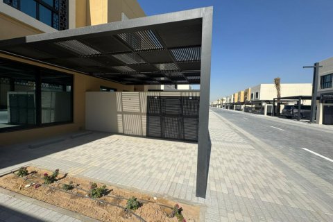 Таунхаус Шарджа, БАӘ-да 4 жатын бөлмелер, 255.48 м² № 749252 - фото 3