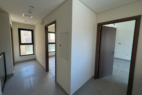 Таунхаус Шарджа, БАӘ-да 4 жатын бөлмелер, 255.48 м² № 749252 - фото 12