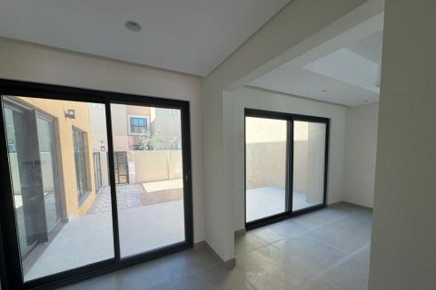Таунхаус Шарджа, БАӘ-да 4 жатын бөлмелер, 255.48 м² № 749252 - фото 8