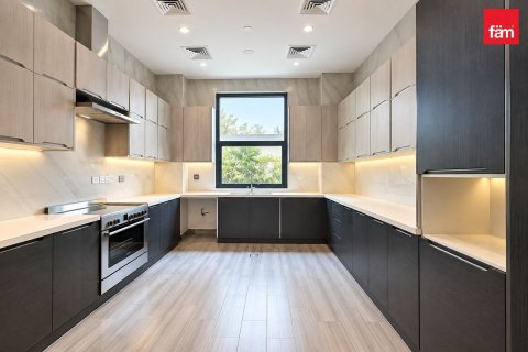 Dubai, BAE’de kiralık villa 5 yatak odası, 930.2 m² No 761021 - fotoğraf 2