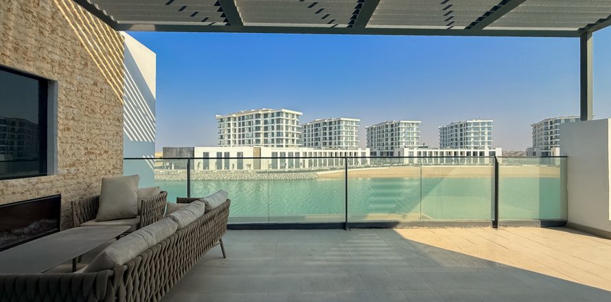 Vilë në Sharjah Waterfront City, Emiratet e Bashkuara Arabe 5 dhoma gjumi, 352.93 m2. № 749130