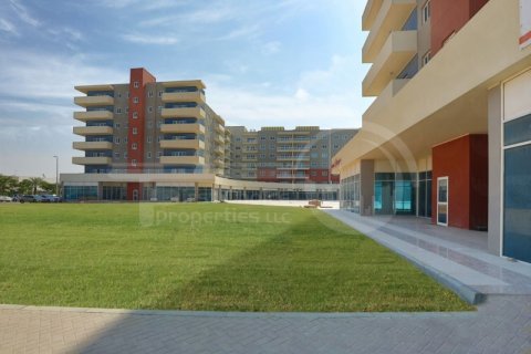 Huoneisto Al Reef, Abu Dhabi, Arabiemiraatit 1 makuuhuone, 92.9 m2 № 731175 - kuva 15