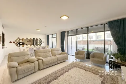 Adosado en alquiler en Al Furjan, Dubai, EAU 4 dormitorios, 251 m2 № 738233 - foto 2
