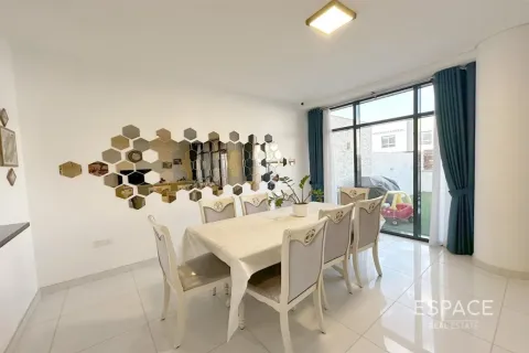 Adosado en alquiler en Al Furjan, Dubai, EAU 4 dormitorios, 251 m2 № 738233 - foto 5