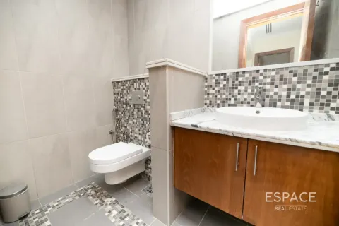 Üürile anda villa asukohaga Jumeirah Park, Dubai, AÜE: 4 magamistoaga, 471 m² Nr 738230 - pilt 7